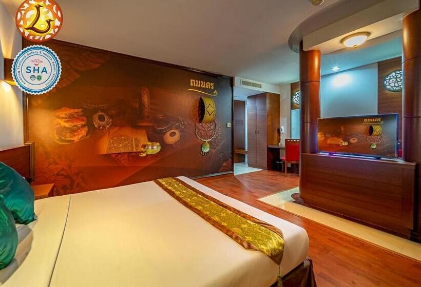 스위트 킹사이즈 침대, The Ligor City