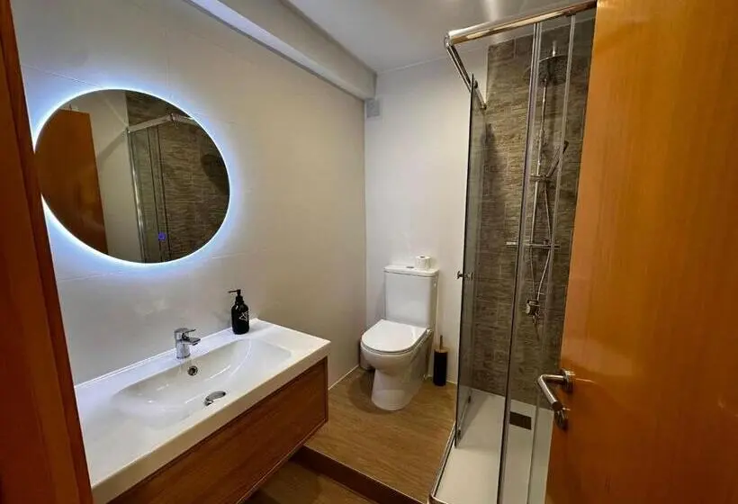 اتاق استاندارد سه تخته با سرویس بهداشتی مشترک, Hostal Atuaire Home