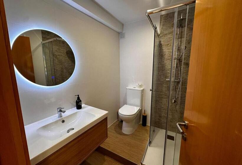 اتاق استاندارد سه نفره, Hostal Atuaire Home