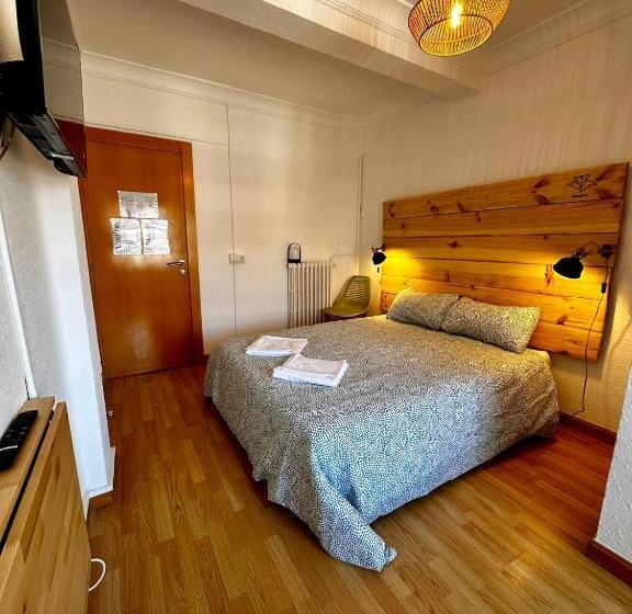 اتاق لوکس, Hostal Atuaire Home