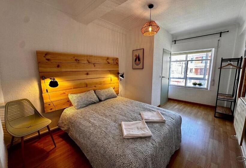 اتاق لوکس, Hostal Atuaire Home