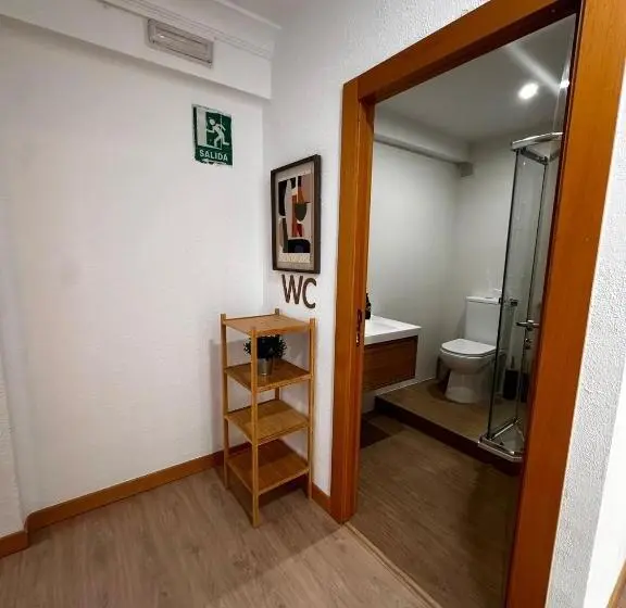 اتاق استاندارد با سرویس بهداشتی مشترک, Hostal Atuaire Home