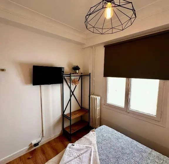 اتاق استاندارد با سرویس بهداشتی مشترک, Hostal Atuaire Home