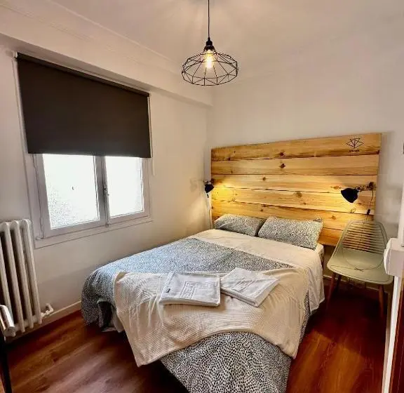 اتاق استاندارد با سرویس بهداشتی مشترک, Hostal Atuaire Home