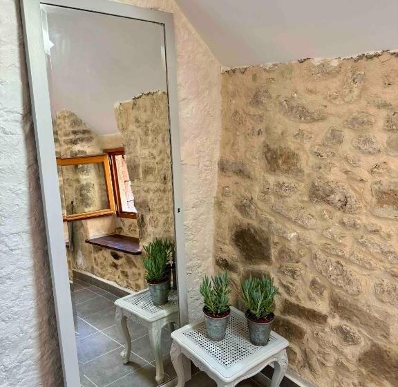 اتاق استاندارد, Maison En Plein Coeur De La Cité Médiévale De Moret Sur Loing Avec Jardin !