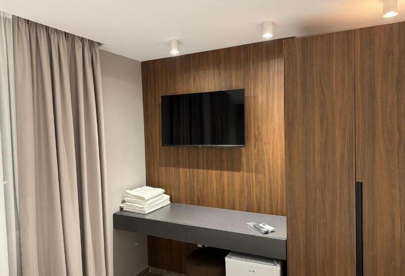 חדר סטנדרט, Side Airport