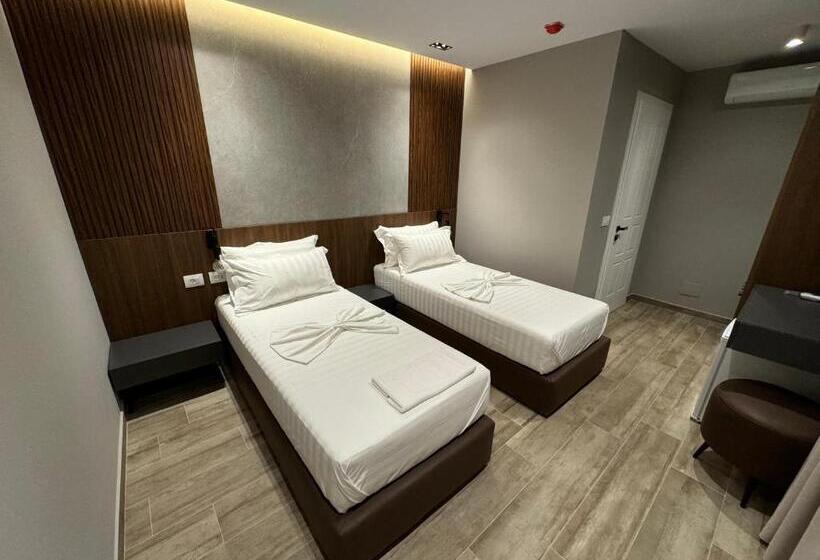 חדר סטנדרט, Side Airport