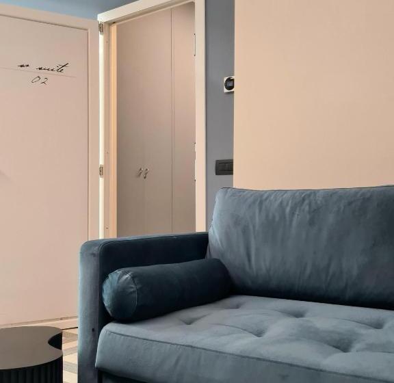 اتاق لوکس, Serendipity Rooms   Navigli