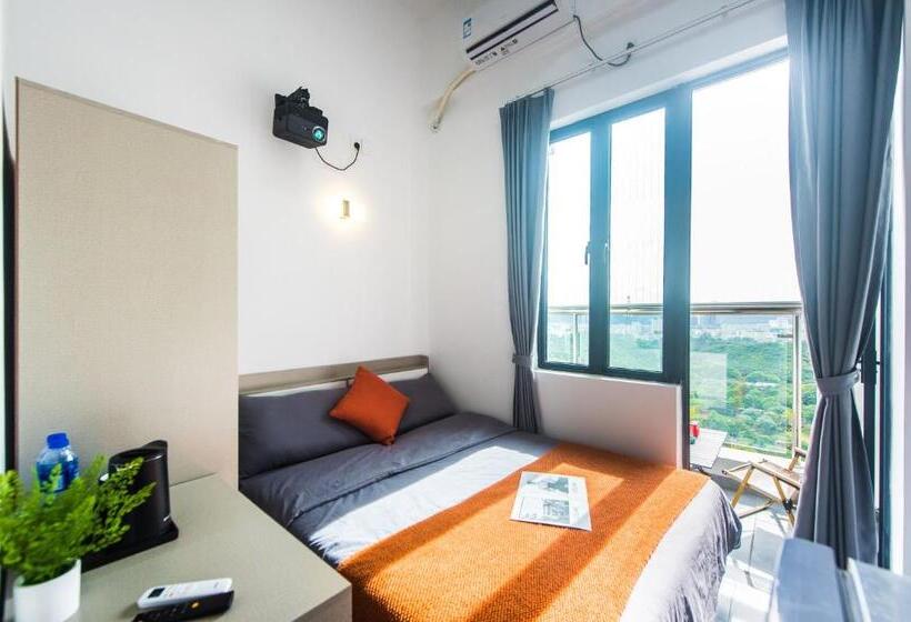 1 Bedroom Apartment with Balcony, Wesu微宿时尚公寓（深圳龙华大浪时尚大浪小镇店）