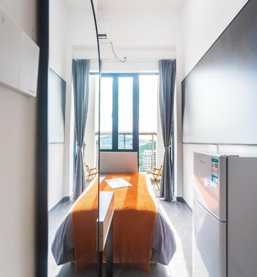 1 Bedroom Apartment with Balcony, Wesu微宿时尚公寓（深圳龙华大浪时尚大浪小镇店）