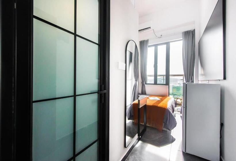 1 Bedroom Apartment with Balcony, Wesu微宿时尚公寓（深圳龙华大浪时尚大浪小镇店）