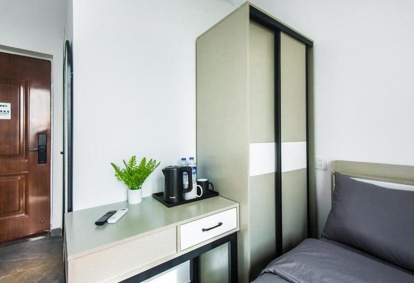 1 Bedroom Apartment with Balcony, Wesu微宿时尚公寓（深圳龙华大浪时尚大浪小镇店）