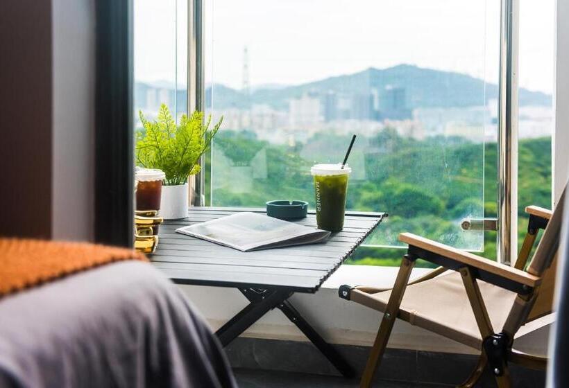 1 Bedroom Apartment with Balcony, Wesu微宿时尚公寓（深圳龙华大浪时尚大浪小镇店）