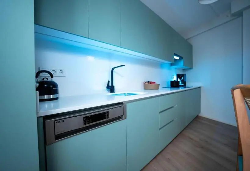 سوییت جونیور, Bird Nest Suites