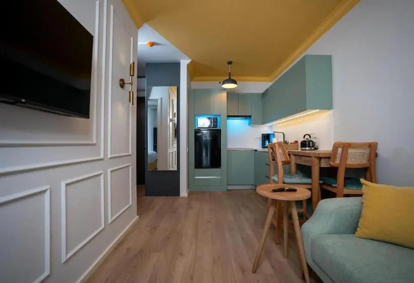 سوییت سوپریور, Bird Nest Suites