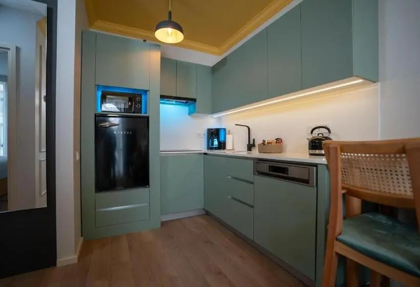 سوییت سوپریور, Bird Nest Suites