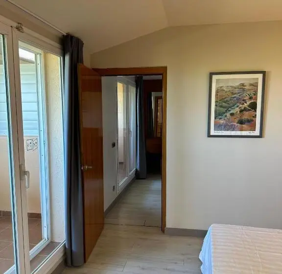 اتاق سوپریور چهار تخته, Cambrils Paradise