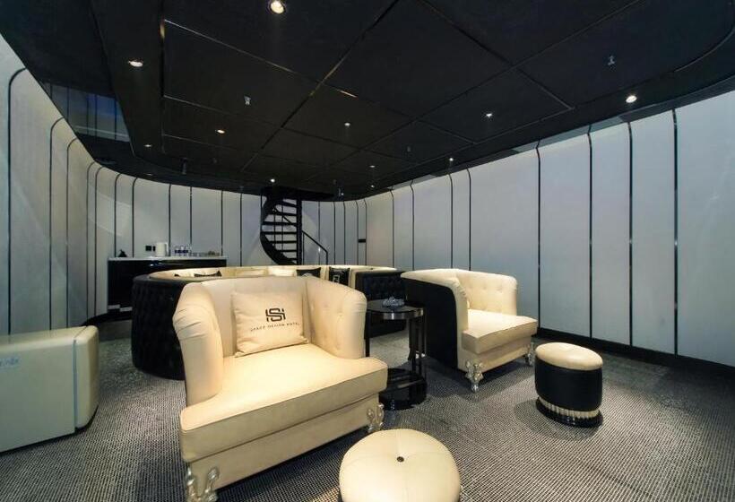 חדר דלוקס, Space Design