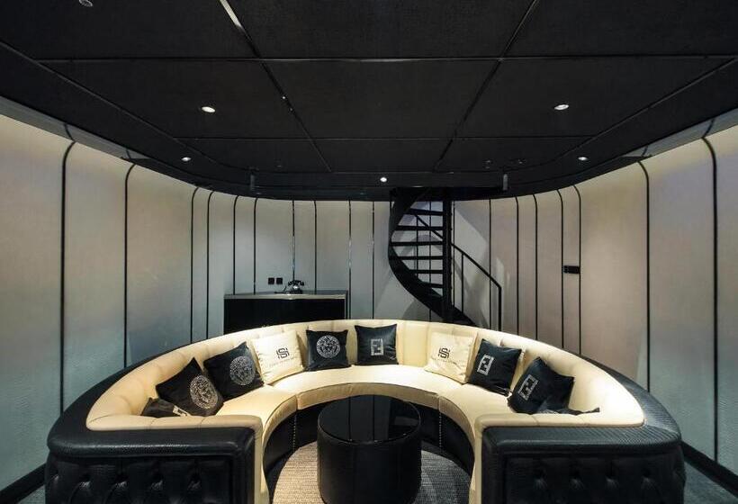 חדר דלוקס, Space Design