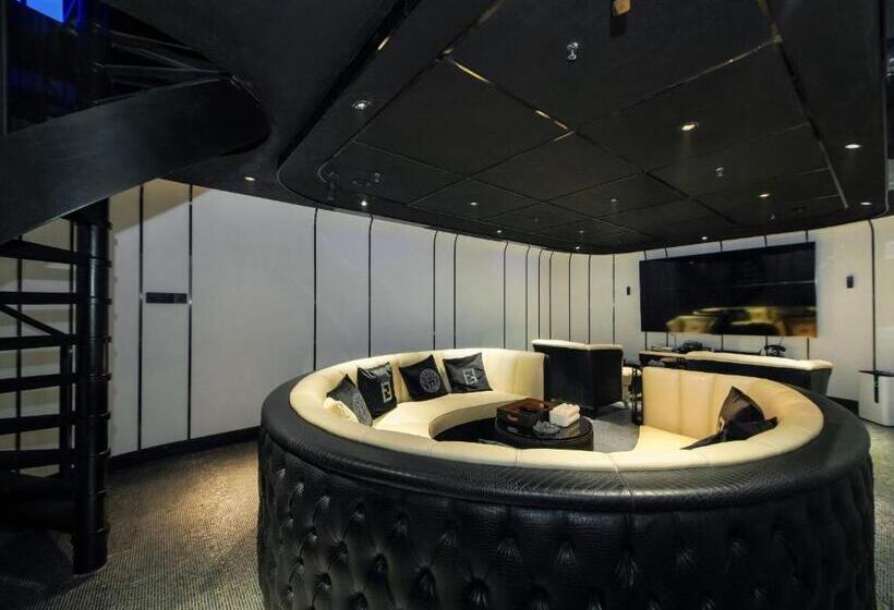 חדר דלוקס, Space Design