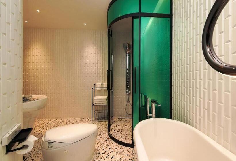 סוויטה עם ג'קוזי, Space Design