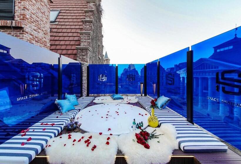 סוויטה דלוקס, Space Design