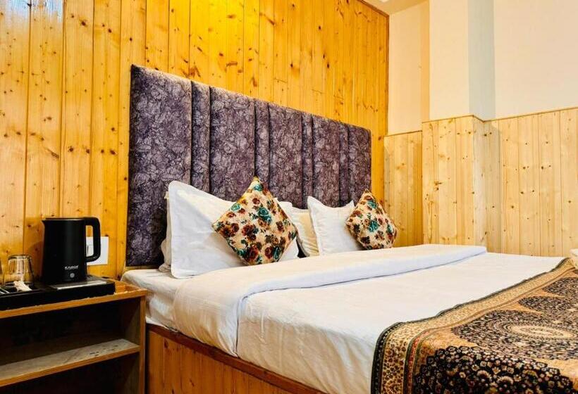 اتاق سوپریور با تخت بزرگ, Suraj Retreat Inn