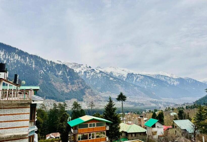 디럭스 룸 킹사이즈 침대, Suraj Retreat Inn