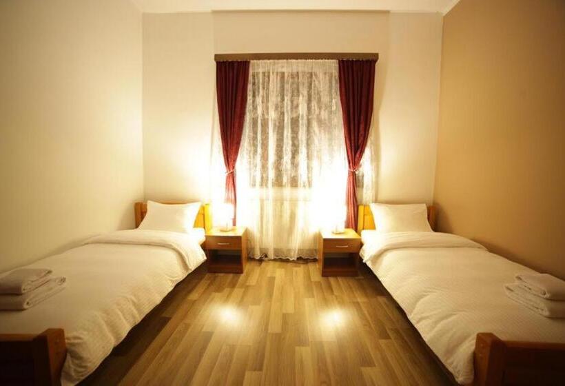 اتاق استاندارد سه نفره, Apartmani Prenociste Dajevic Hotel Tara Pljevlja