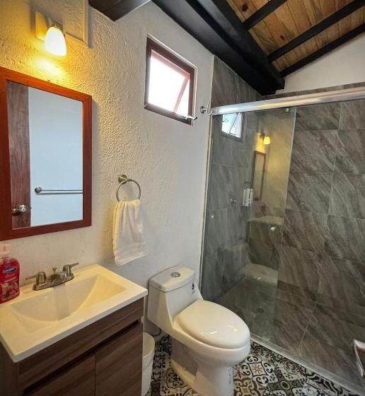 غرفة قياسية, La Casa Roja