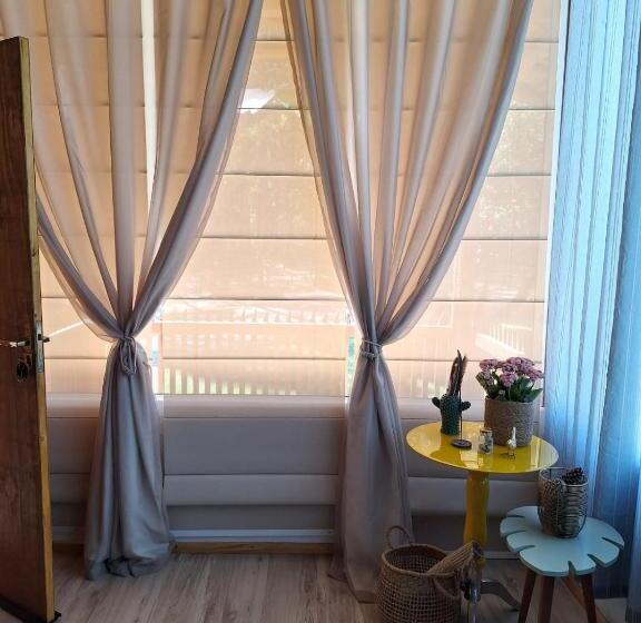 جناح مطل على البحيرة, Lago Di Venezia