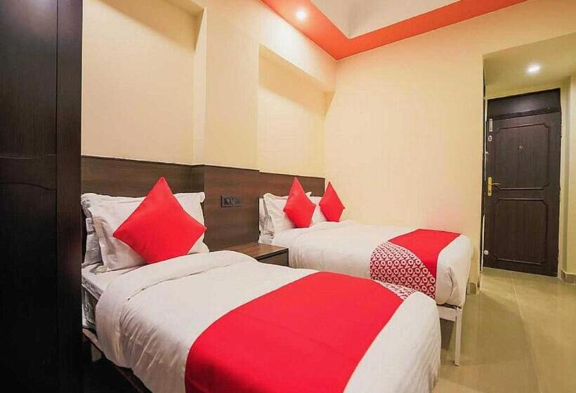 חדר קלאסי לשלושה, O Anand