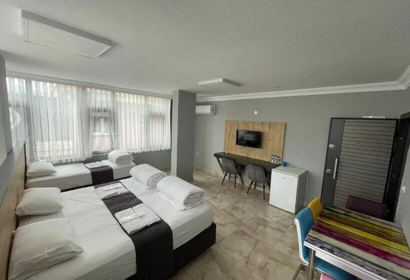 Трехместный Номер Deluxe Вид на Море, Art Suit Otel