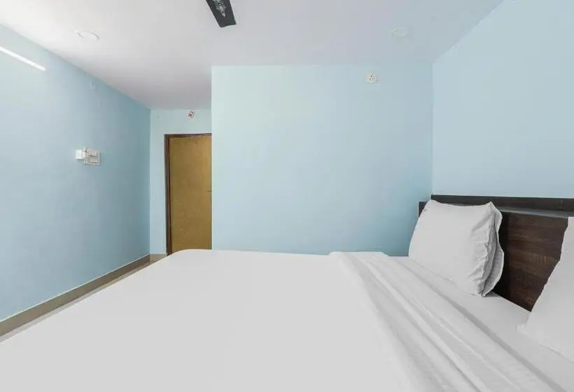 トリプルクラシックルーム, Oyo Hotel Prudhvi Devi