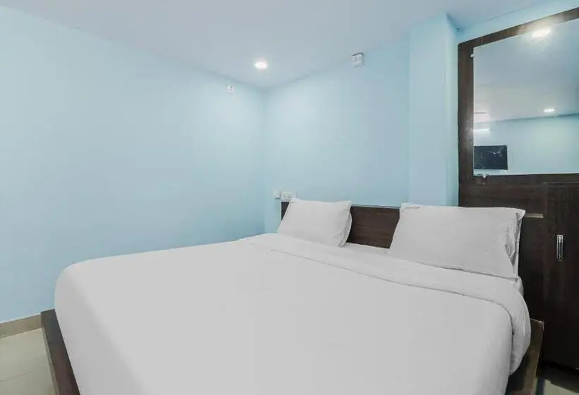 トリプルクラシックルーム, Oyo Hotel Prudhvi Devi