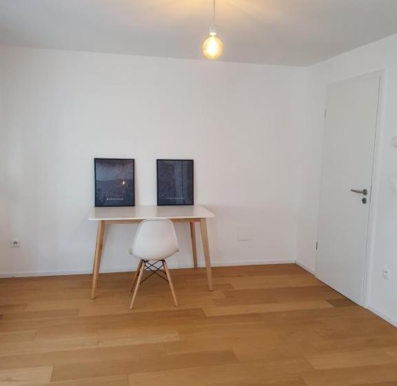 Номер Стандарт, La Kaza Europa