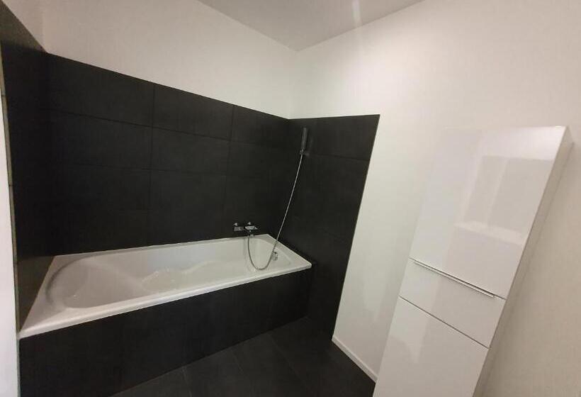 Номер Стандарт, La Kaza Europa