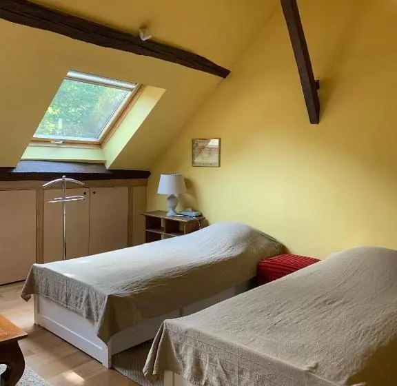 庭の見えるスタンダードトリプルルーム, Maison D Hôtes Et Bien être Ahimsa