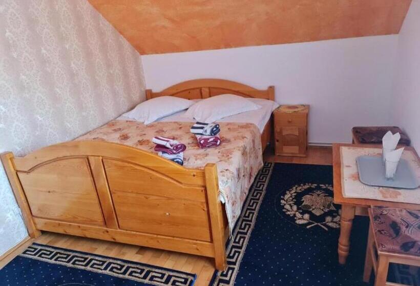 Standard room with outdoor bath, Pensiunea Miruna