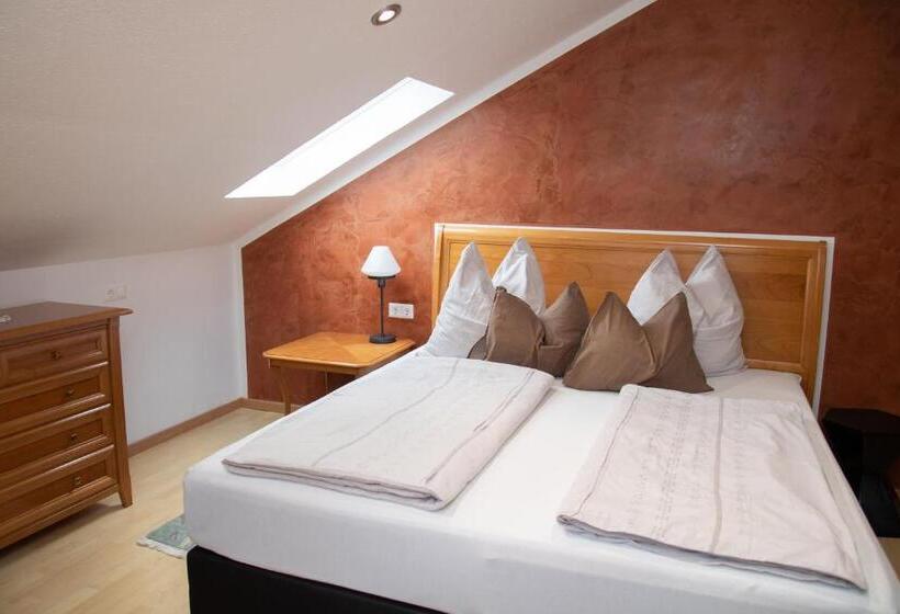 חדר אקונומי, Gasthof Tauser