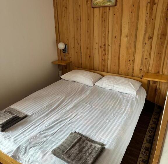 اتاق استاندارد سه نفره, Plai