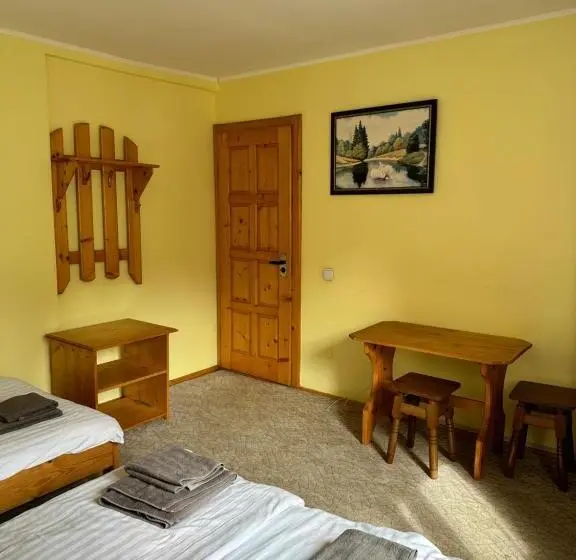 Camera Familiare, Plai