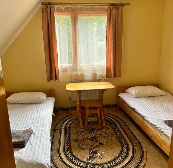 اتاق خانوادگی, Plai