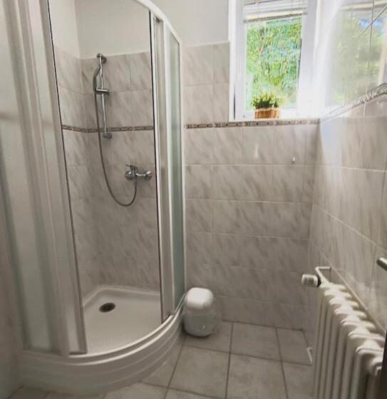 סוויטת סופריור, Salaš