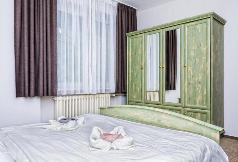 סוויטה משפחתית, Salaš