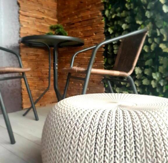 اتاق استاندارد چهارنفره با بالکن, Guest House Barkhat