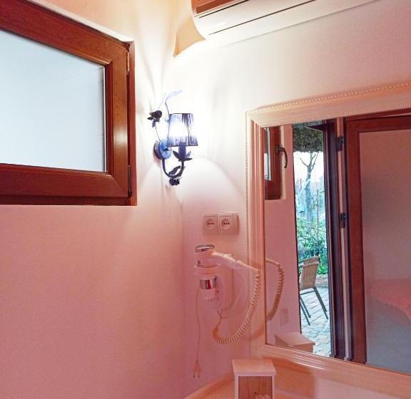 اتاق استاندارد سه نفره, Guest House Barkhat