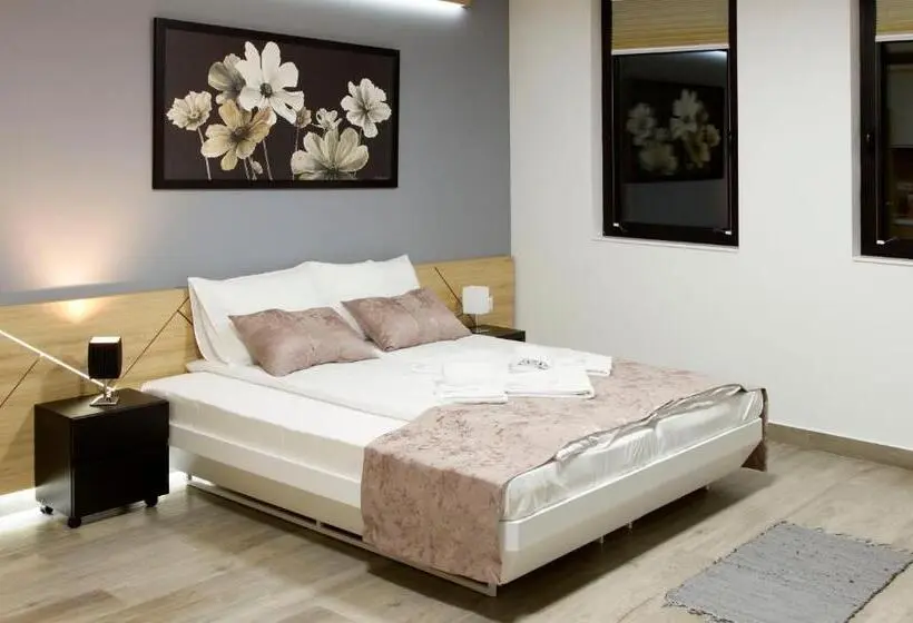 سوئیت جونیور با چشم‌انداز کوهستان, B&b Nataly 2