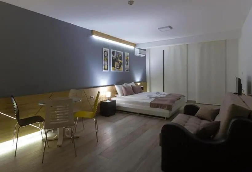 استودیوی لوکس, B&b Nataly 2