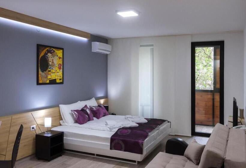 استودیوی لوکس, B&b Nataly 2